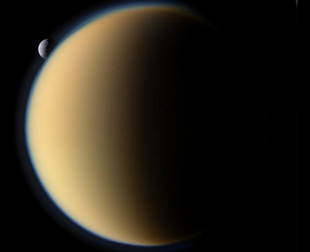 титан спутник сатурна 
