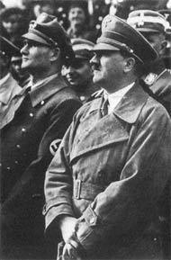 Гитлер со своим заместителем Рудольфом Гессом
