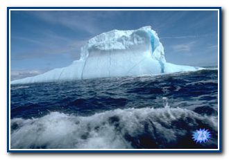 Айсберги в океане