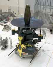Космический аппарат Галилео на стадии подготовки.